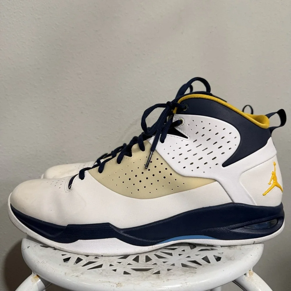 Jordan Fly Wade Marquette PE Size 14